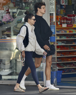 Michelle Keegan feet photo thumbnail