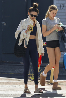Michelle Keegan feet photo thumbnail