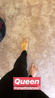 Michelle Khare feet photo 9