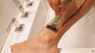 Michelle Khare feet photo 3