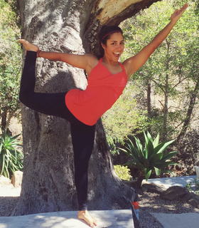 Michelle Khare feet photo 7
