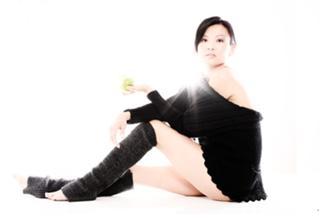 Michelle Krusiec feet photo 1