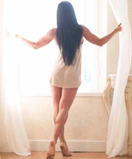 Michelle Lewin feet photo thumbnail