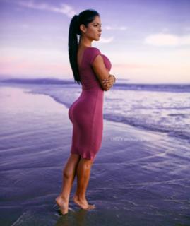 Michelle Lewin feet photo thumbnail