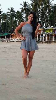 Michelle Lewin feet photo thumbnail