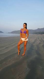 Michelle Lewin feet photo thumbnail