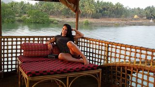 Michelle Lewin feet photo thumbnail