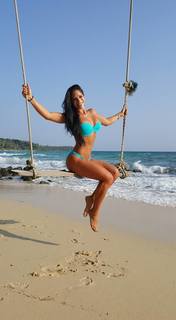 Michelle Lewin feet photo thumbnail