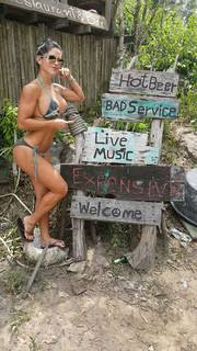 Michelle Lewin feet photo thumbnail