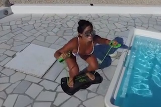 Michelle Lewin feet photo thumbnail