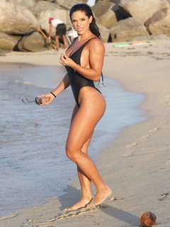 Michelle Lewin feet photo thumbnail