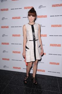 Michelle Monaghan feet photo thumbnail