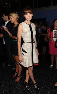 Michelle Monaghan feet photo thumbnail