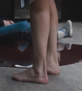 Michelle Monaghan feet photo thumbnail