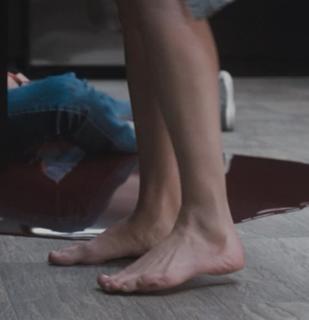 Michelle Monaghan feet photo thumbnail