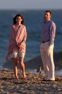 Michelle Monaghan feet photo thumbnail