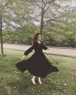 Michelle Monaghan feet photo thumbnail