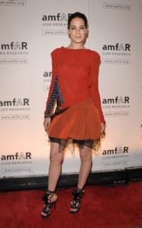 Michelle Monaghan feet photo thumbnail