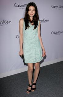 Michelle Monaghan feet photo thumbnail