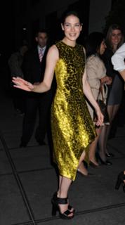 Michelle Monaghan feet photo thumbnail
