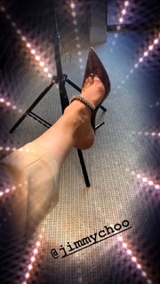 Michelle Monaghan feet photo thumbnail