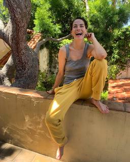 Michelle Monaghan feet photo thumbnail