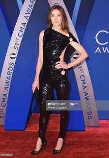 Michelle Monaghan feet photo thumbnail