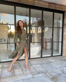 Michelle Monaghan feet photo thumbnail