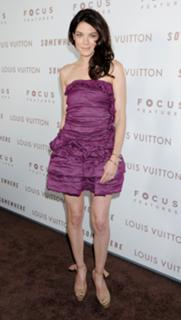 Michelle Monaghan feet photo thumbnail