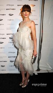 Michelle Monaghan feet photo thumbnail