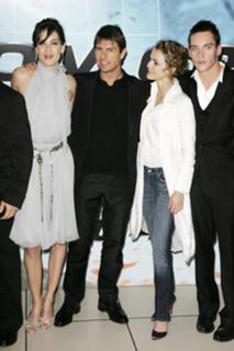 Michelle Monaghan feet photo thumbnail