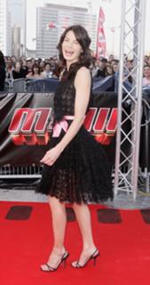 Michelle Monaghan feet photo thumbnail