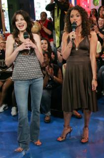 Michelle Monaghan feet photo thumbnail