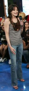 Michelle Monaghan feet photo thumbnail