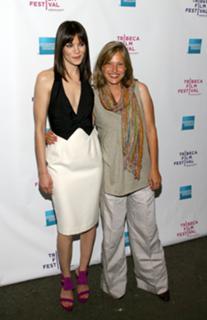 Michelle Monaghan feet photo thumbnail