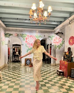 Michelle Monaghan feet photo thumbnail
