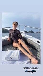 Michelle Monaghan feet photo thumbnail