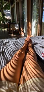 Michelle Monaghan feet photo thumbnail