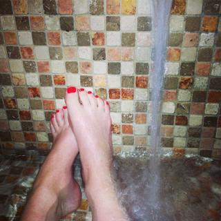 Michelle Mylett feet photo thumbnail