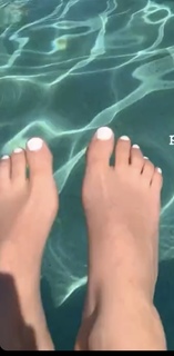 Michelle Mylett feet photo thumbnail
