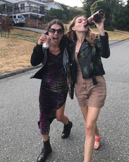 Michelle Mylett feet photo thumbnail