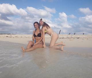 Michelle Mylett feet photo thumbnail