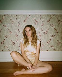 Michelle Mylett feet photo thumbnail