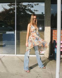 Michelle Mylett feet photo thumbnail