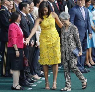 Michelle Obama feet photo thumbnail