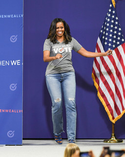 Michelle Obama feet photo thumbnail