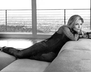 Michelle Pfeiffer feet photo thumbnail