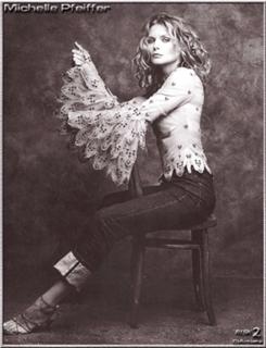 Michelle Pfeiffer feet photo thumbnail