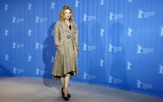 Michelle Pfeiffer feet photo thumbnail