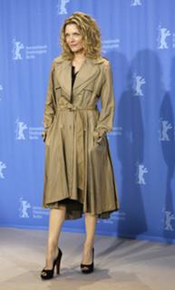 Michelle Pfeiffer feet photo thumbnail